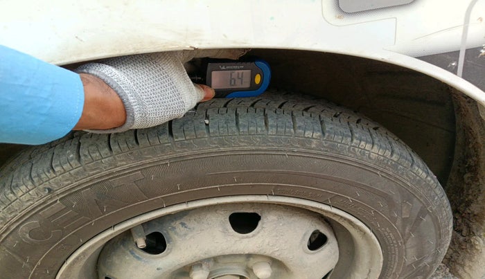 2012 Maruti Wagon R 1.0 LXI CNG, Petrol, Manual, 93,204 km, tyre