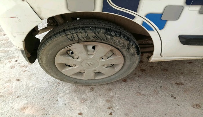 2012 Maruti Wagon R 1.0 LXI CNG, Petrol, Manual, 93,204 km, tyre