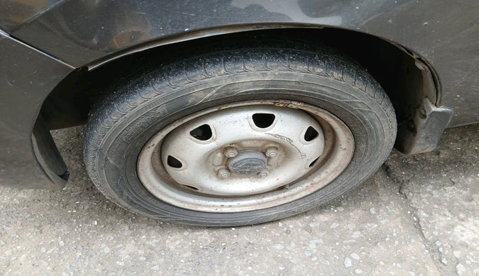 2016 Maruti Alto K10 LXI CNG, Petrol, Manual, 87,591 km, tyre