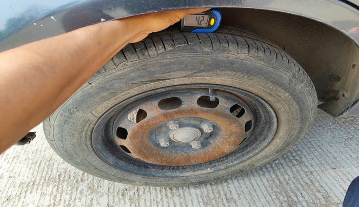 2011 Ford Figo EXI 1.2 PETROL, Petrol, Manual, 87,996 km, tyre