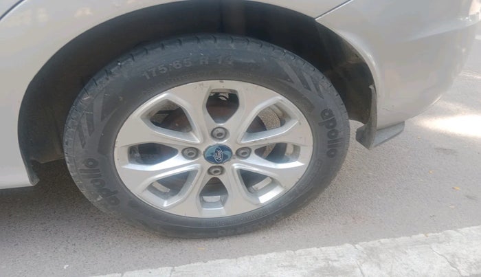 2016 Ford Figo Aspire TITANIUM1.5 DIESEL, Diesel, Manual, 1,55,333 km, tyre