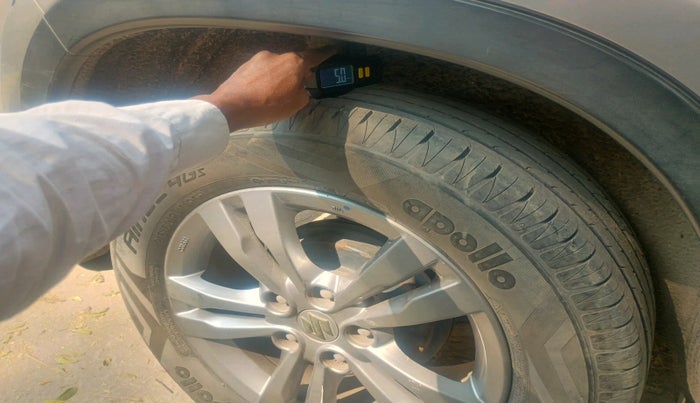 2016 Maruti Vitara Brezza ZDI PLUS, Diesel, Manual, 1,07,411 km, tyre