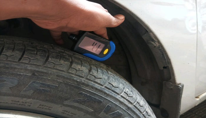 2012 Maruti Wagon R 1.0 LXI CNG, Petrol, Manual, 85,431 km, tyre