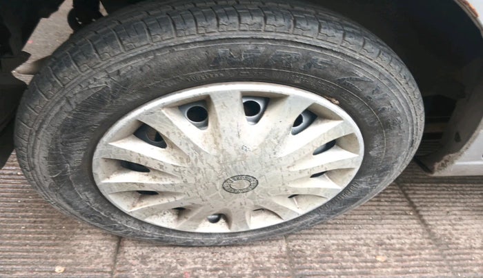 2012 Maruti Wagon R 1.0 LXI CNG, Petrol, Manual, 85,431 km, tyre