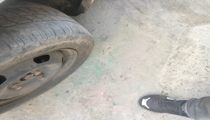 2017 Datsun Redi Go T (O), Petrol, Manual, 61,594 km, tyre