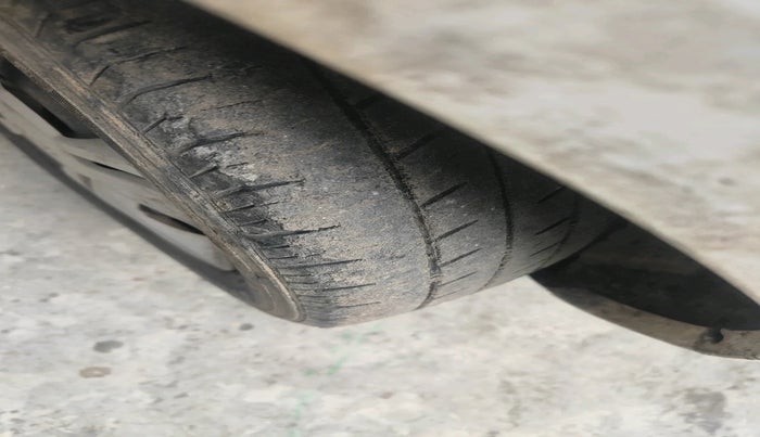 2017 Datsun Redi Go T (O), Petrol, Manual, 61,594 km, tyre