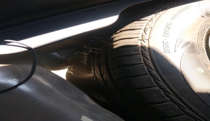 2015 Maruti Swift Dzire ZXI, Petrol, Manual, 1,09,899 km, tyre