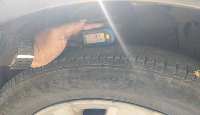 2015 Maruti Swift Dzire ZXI, Petrol, Manual, 1,09,899 km, tyre