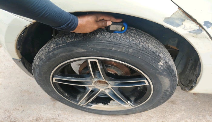 2015 Maruti Swift VDI, Diesel, Manual, 1,08,740 km, tyre