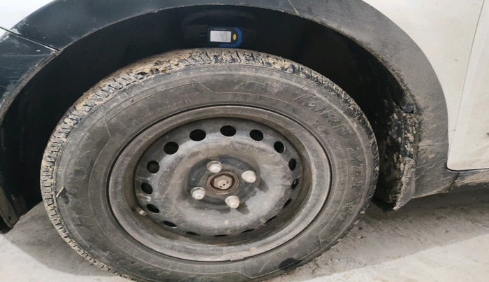 2020 Hyundai Elite i20 MAGNA PLUS 1.2, Petrol, Manual, 1,28,351 km, tyre