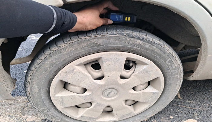 2010 Maruti Wagon R LXI MINOR, Petrol, Manual, 1,40,548 km, tyre