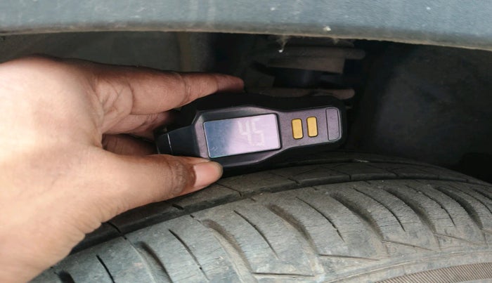 2022 Renault Kwid RXT 1.0, Petrol, Manual, 10,124 km, tyre