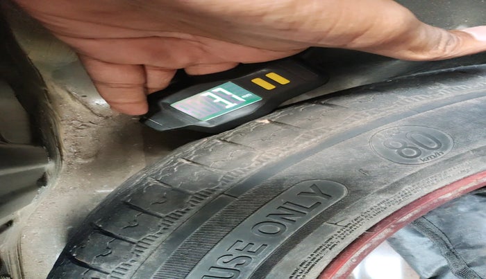 2022 Renault Kwid RXT 1.0, Petrol, Manual, 10,124 km, tyre