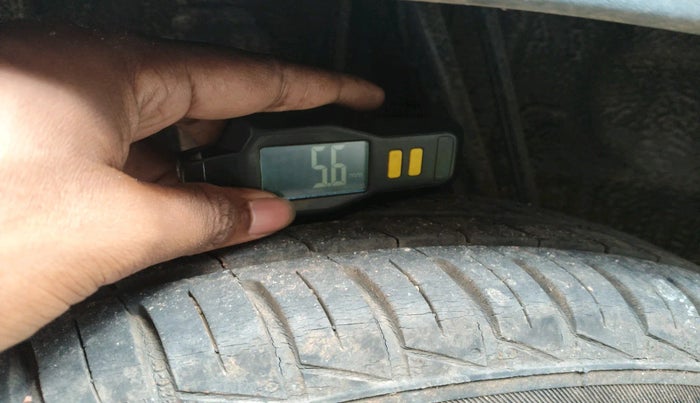 2022 Renault Kwid RXT 1.0, Petrol, Manual, 10,124 km, tyre