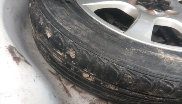 2013 Chevrolet Cruze LTZ AT, Diesel, Automatic, 1,04,919 km, tyre