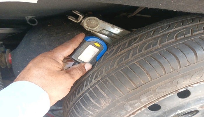 2011 Maruti Wagon R 1.0 LXI, Petrol, Manual, 1,07,673 km, tyre