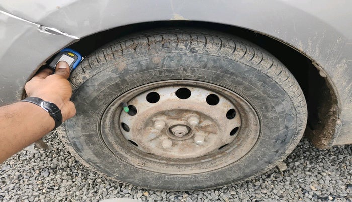 2013 Hyundai Eon ERA +, Petrol, Manual, 90,962 km, tyre