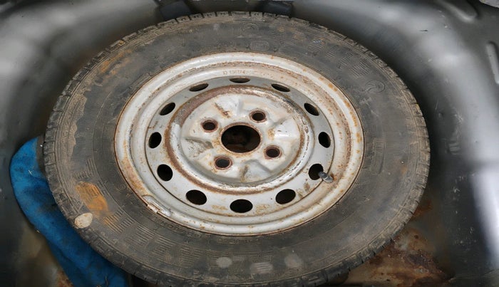 2013 Hyundai Eon ERA +, Petrol, Manual, 90,962 km, tyre