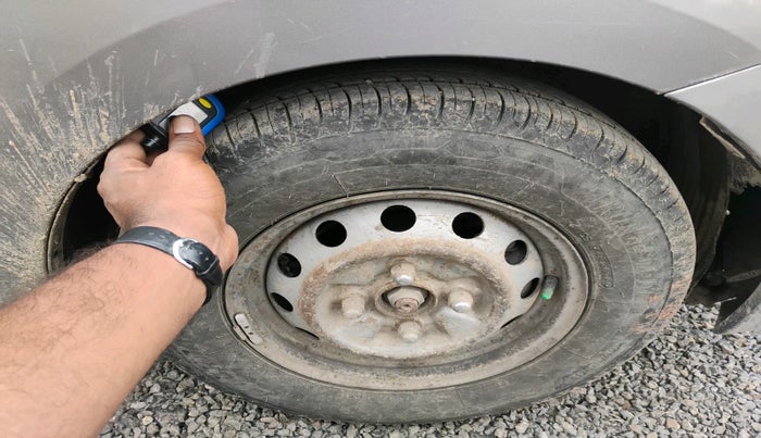 2013 Hyundai Eon ERA +, Petrol, Manual, 90,962 km, tyre