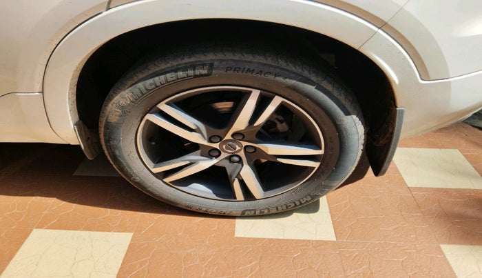 2022 Volvo XC 40 T4 R Design, Petrol, Automatic, 47,258 km, tyre