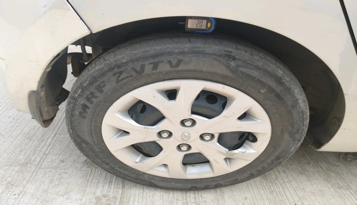 2015 Hyundai Grand i10 SPORTZ 1.2 KAPPA VTVT, Petrol, Manual, 77,858 km, tyre