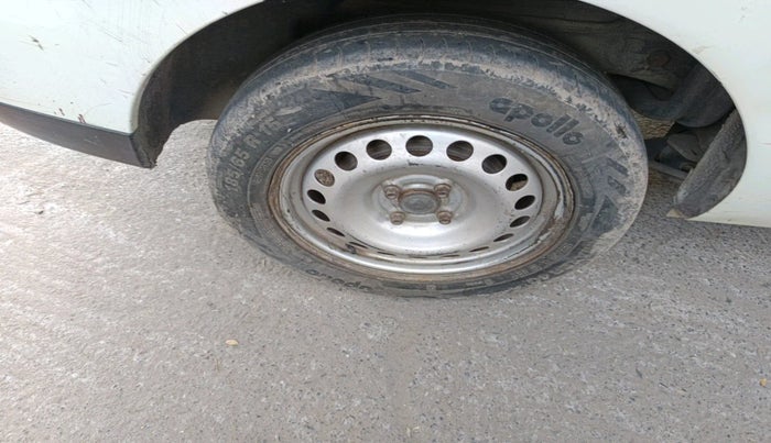 2017 Renault Lodgy 85 PS RXE 7 STR, Diesel, Manual, 1,50,108 km, tyre