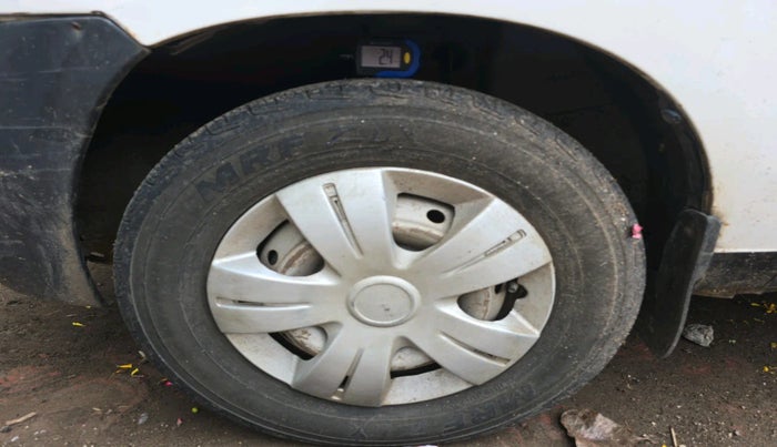 2012 Maruti Alto LXI, Petrol, Manual, 66,730 km, tyre