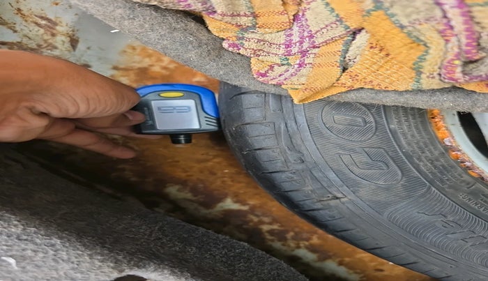 2012 Maruti Alto LXI, Petrol, Manual, 66,730 km, tyre