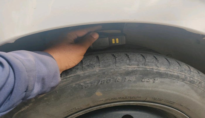 2018 Maruti Swift VXI AMT, Petrol, Automatic, 36,782 km, tyre