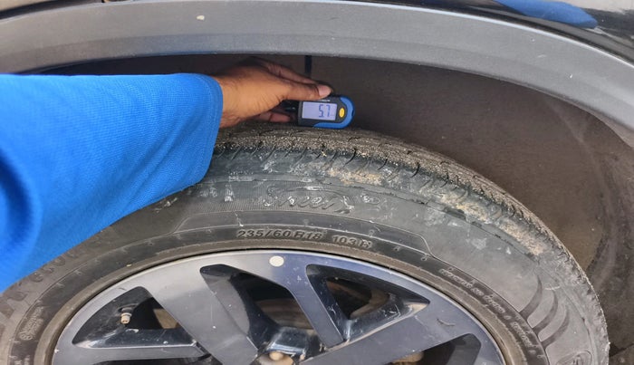 2022 Tata Safari XZA PLUS DARK EDITION, Diesel, Automatic, 1,00,235 km, tyre