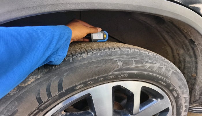 2022 Tata Safari XZA PLUS DARK EDITION, Diesel, Automatic, 1,00,235 km, tyre