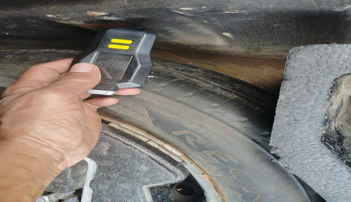 2016 Maruti Ciaz VXI, Petrol, Manual, 90,463 km, tyre