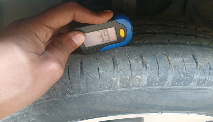 2018 Tata NEXON XZ PLUS PETROL, Petrol, Manual, 1,46,070 km, tyre