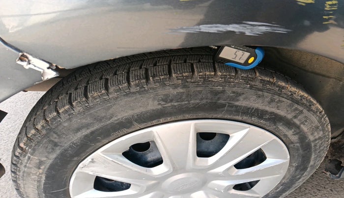 2016 Ford New Figo AMBIENTE 1.2 PETROL, Petrol, Manual, 50,737 km, tyre