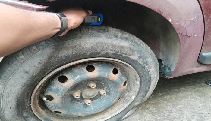 2011 Mahindra Verito 1.5 D4 BS III, Diesel, Manual, 1,68,954 km, tyre