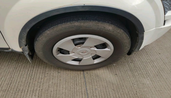 2014 Mahindra XUV500 W6, Diesel, Manual, 96,807 km, tyre