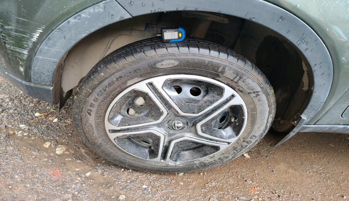 2021 Tata NEXON XZ PETROL, Petrol, Manual, 31,400 km, tyre