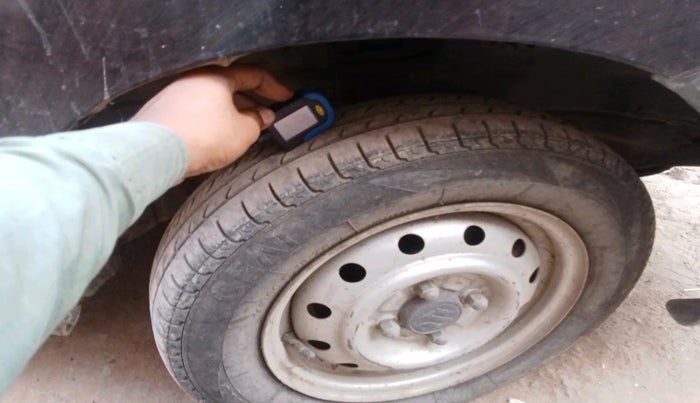 2011 Maruti Wagon R 1.0 LXI CNG, Petrol, Manual, 50,190 km, tyre