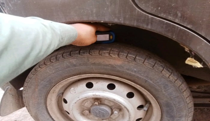 2011 Maruti Wagon R 1.0 LXI CNG, Petrol, Manual, 50,190 km, tyre