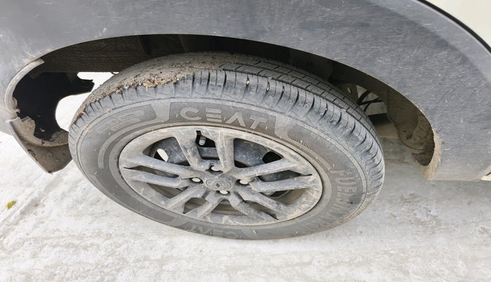 2024 Renault TRIBER RXL MT, Petrol, Manual, 9,233 km, tyre