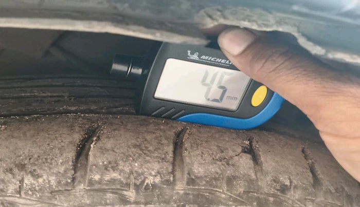 2015 Tata Zest XM PETROL, Petrol, Manual, 1,56,618 km, tyre