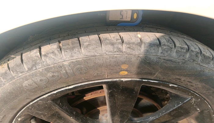 2012 Hyundai Verna FLUIDIC 1.6 VTVT SX, Petrol, Manual, 86,722 km, tyre