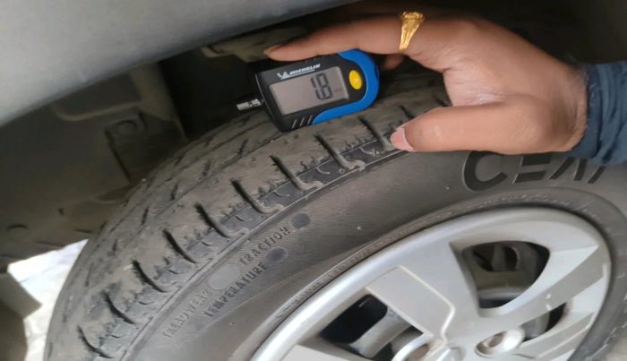 2016 Renault Kwid RXT 0.8, Petrol, Manual, 52,604 km, tyre