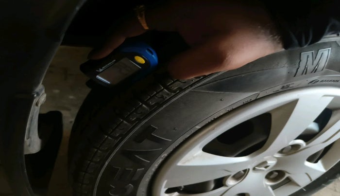 2016 Renault Kwid RXT 0.8, Petrol, Manual, 52,604 km, tyre