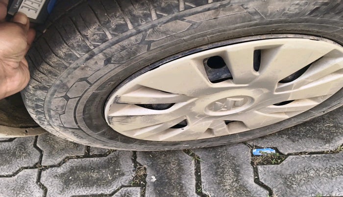 2012 Maruti Swift VXI, Petrol, Manual, 1,13,797 km, tyre