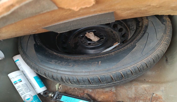 2018 Hyundai Verna 1.6 VTVT SX, Petrol, Manual, 46,246 km, tyre