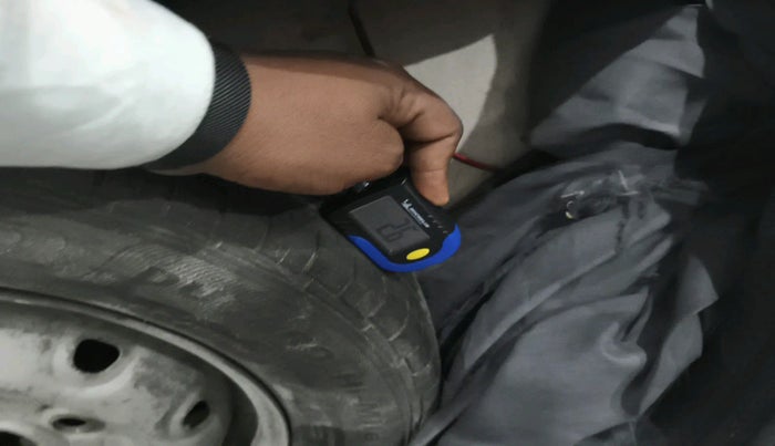 2010 Maruti Alto LXI, Petrol, Manual, 87,343 km, tyre