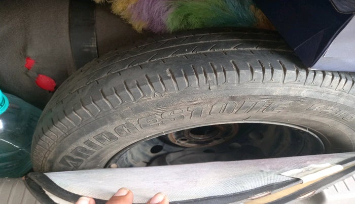 2012 Hyundai i10 MAGNA 1.1, Petrol, Manual, 1,04,196 km, tyre