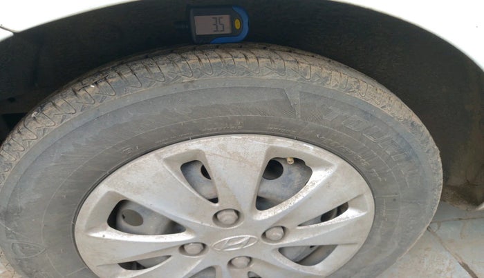 2012 Hyundai i10 MAGNA 1.1, Petrol, Manual, 1,04,196 km, tyre