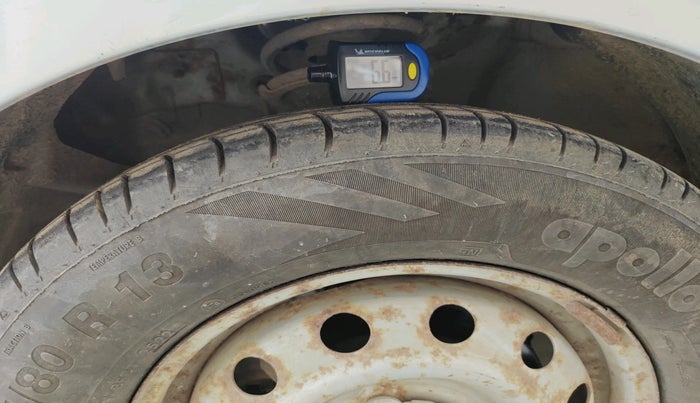 2015 Hyundai i10 MAGNA 1.1, Petrol, Manual, 33,960 km, tyre